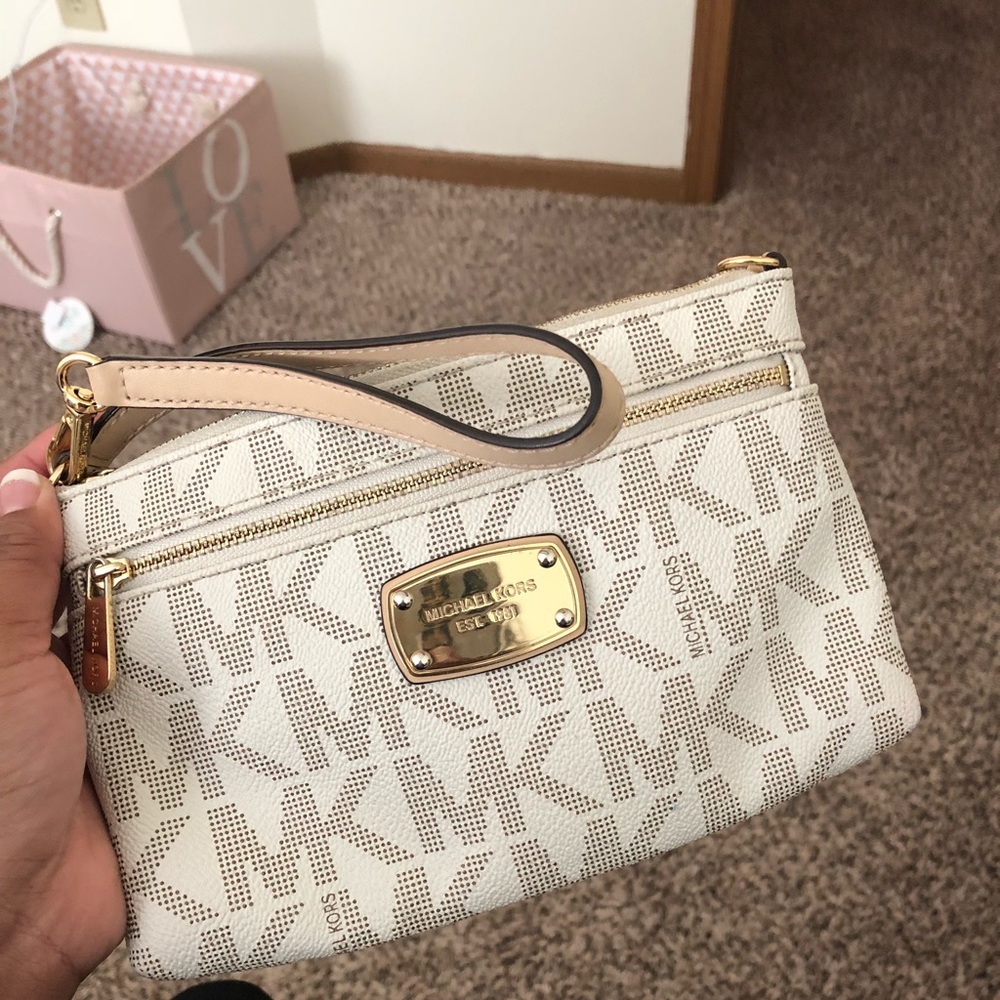 Michael Kors wristlet